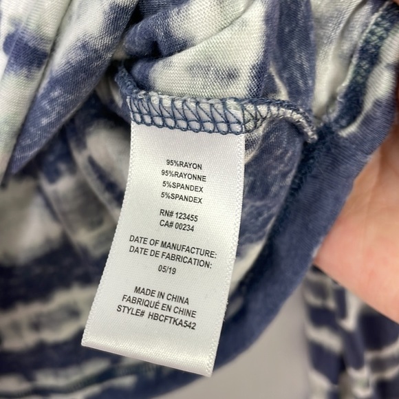 Design Lab tie dye stripes stretchy pocket v neckline long sleeve top - Picture 6 of 7